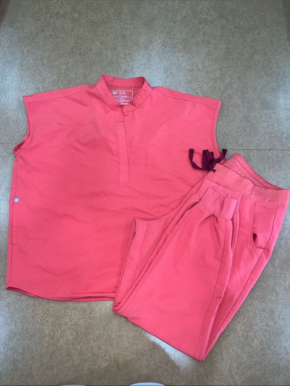 FIGS • Mandarin Color • Zamora Joggers • Rafaela Top • Like NEW • Size L/XL